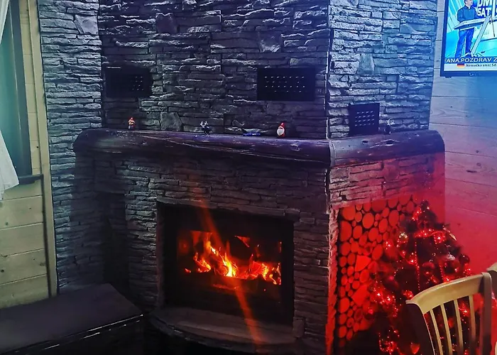 Brvnare Krstigora بيت للعطل